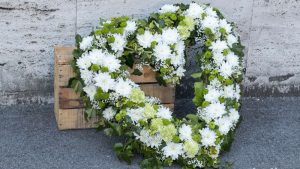 Uomo dichiarato morto è stato scoperto vivo nel giorno del suo funerale