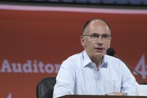 Migranti, Letta “L’Ue è drammaticamente indietro”