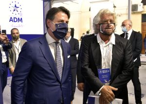 M5S, telefonata Conte-Grillo ma restano le distanze