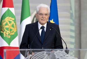 2 giugno, Mattarella: “Impegno collettivo per superare definitivamente l’emergenza”