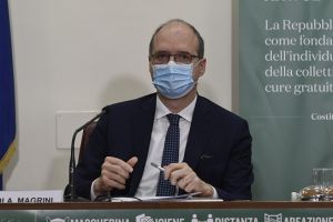 Magrini “70% di vaccinati a settembre, poi un richiamo all’anno”