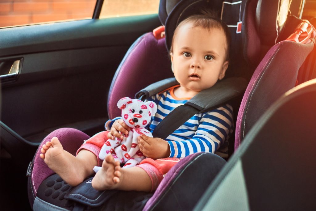 Come evitare di dimenticare un bambino in auto?