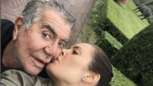 Roberto Cavalli papà a 82 anni: fino a che età si può diventare genitori?