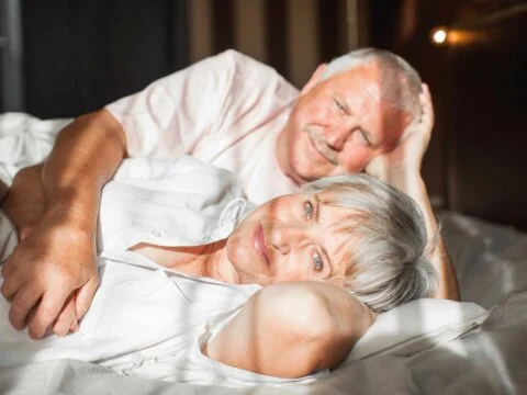 ll piacere non va in pensione: perché fa bene fare l’amore a 70 anni