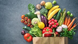 Quale frutta e verdura contengono meno pesticidi?
